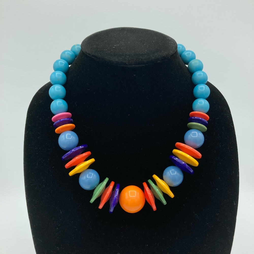 Vintage wood and resin bead necklace